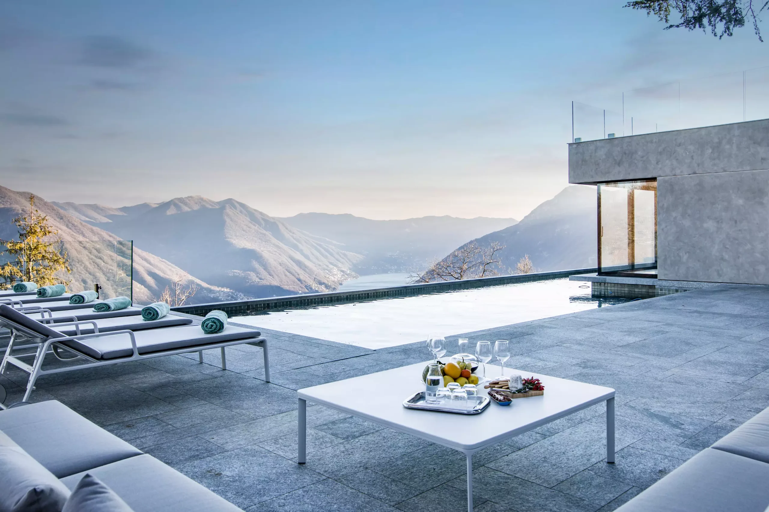 Discover Luxury Villas in Greece with Le Collectionist